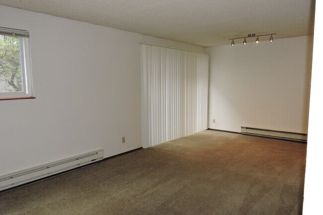 Photo - Twin Maple Apartments