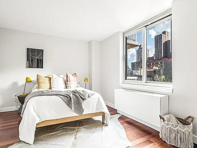 Photo - 206 E 95th St Unit 8A