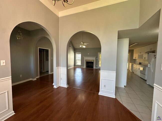 Photo - 225 Autumn Woods Dr