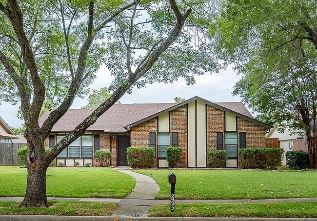 Photo - 2925 Holy Cross Ln