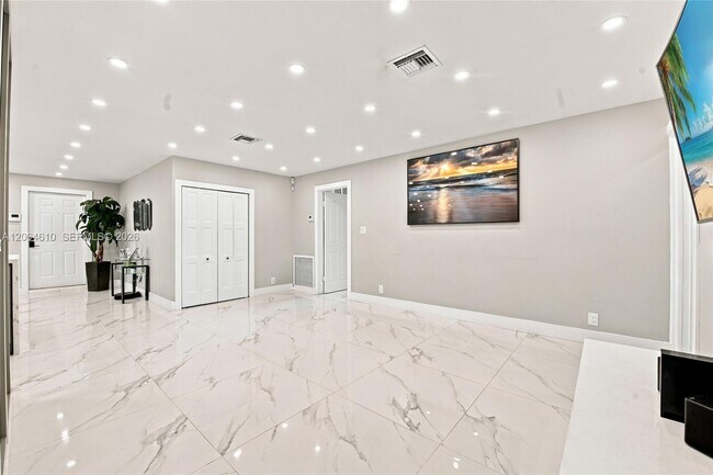 Photo - 821 Ramblewood Dr