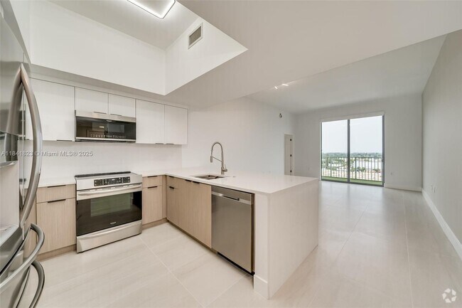 Building Photo - 140 S Dixie Hwy Unit 1007 Rental