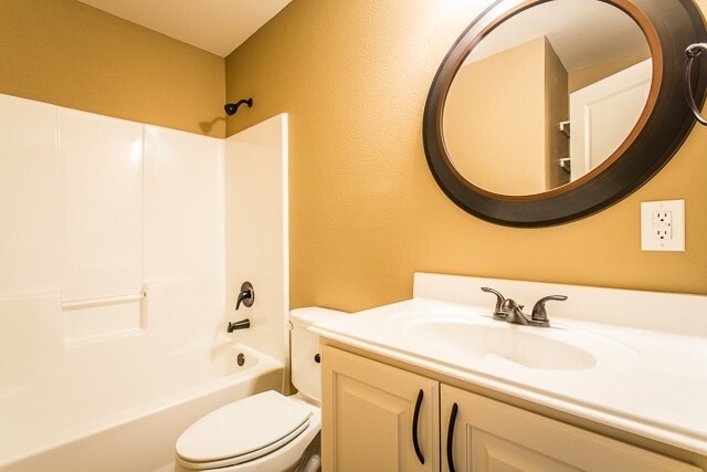 Photo - Available- JANUARY 2026- Single Family Home in Lindale ISD- Large Fenced in backyard - Safe neig...