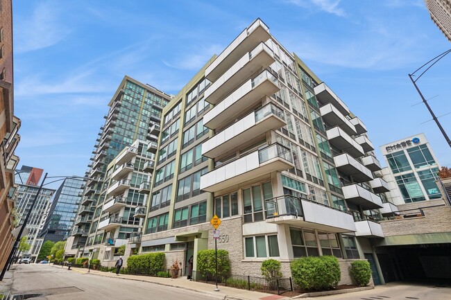 Building Photo - 650 W Wayman St Unit 302C