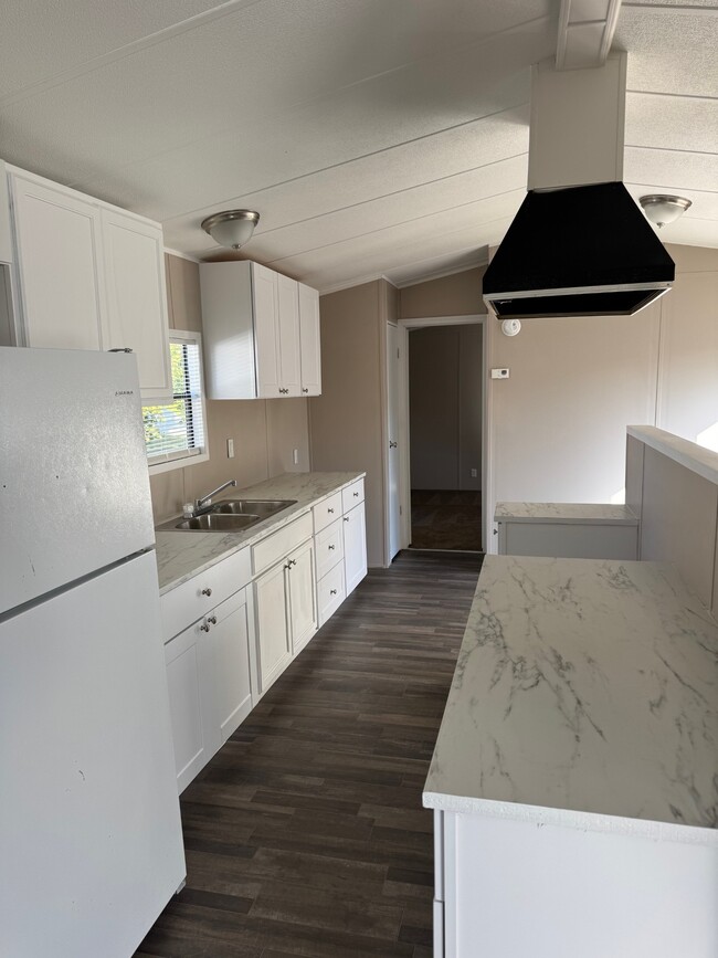 Building Photo - 1617 Linares Way