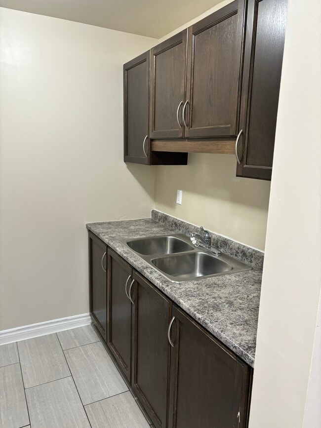 Photo - 225-225 Old Carriage Dr Unit 210