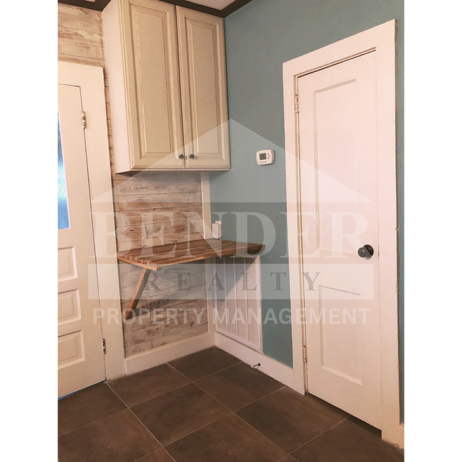 Photo - QUAINT, COZY SPACE