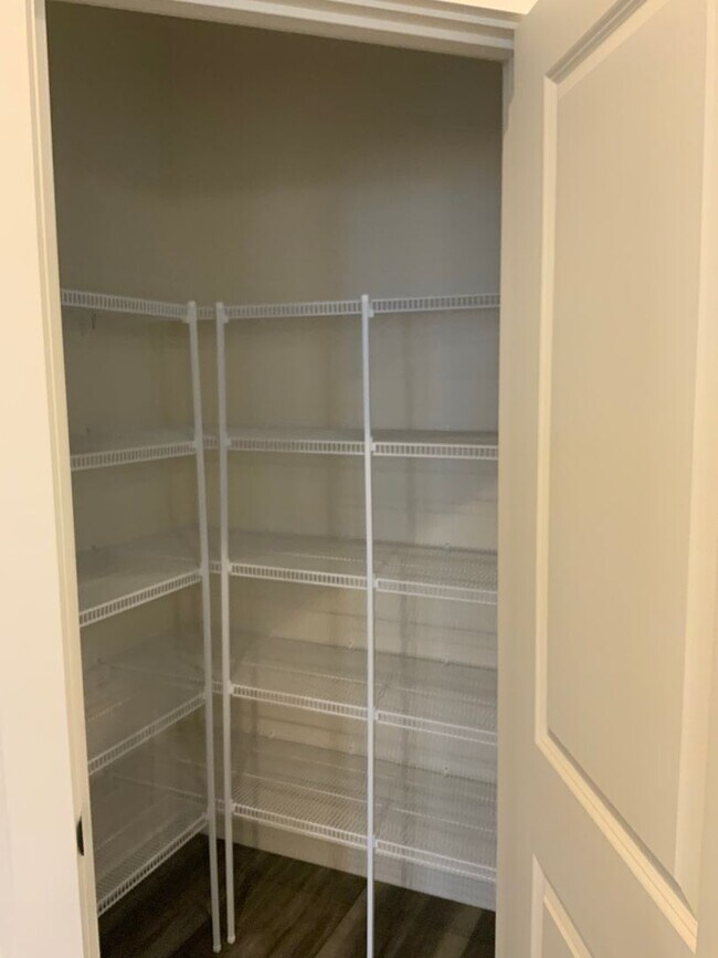 Photo - Immaculate 3B/2.5Ba Home in Ridgefield! Available 4/22!