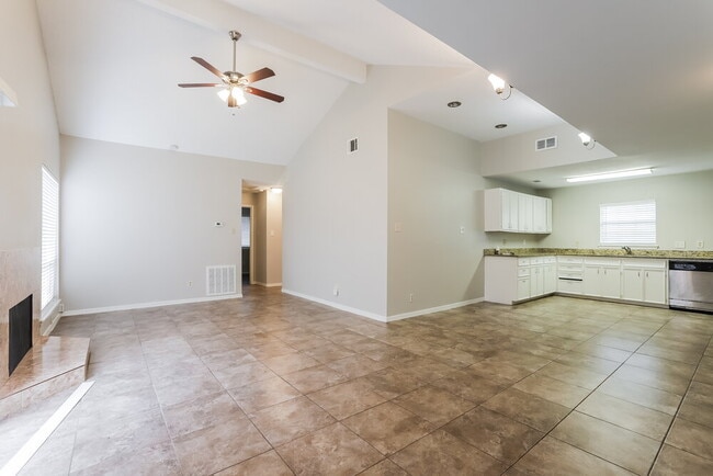 Photo - 6395 Crossway Dr