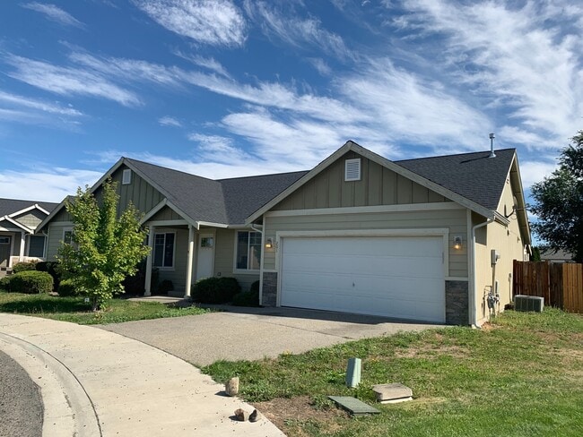 Building Photo - Spacious 4 Bed 2 Bath Home in Ellensburg