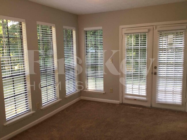 Photo - 5369 Biffle Ln