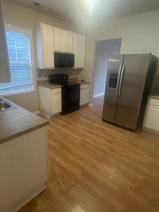 Photo - 3 Bedroom 2.5 Home in NE Columbia MOVE IN BY 1/31/26 RECEIVE $300 OFF FIRST MONTH'S RENT!!!!!!