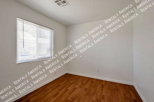 Photo - 1745 E Cheyenne St