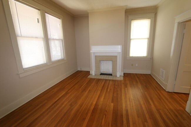 Photo - 1860/1862 Court Avenue Unit 1860