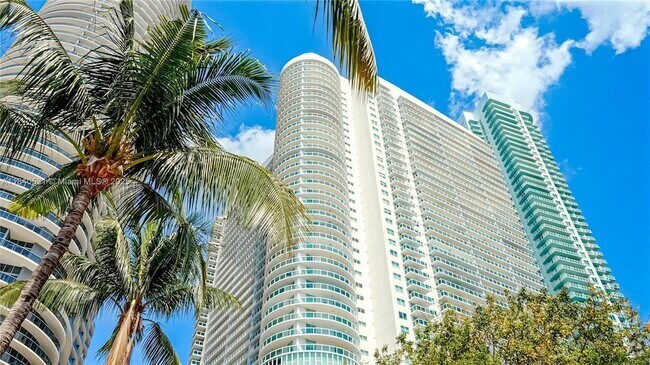 Building Photo - 1800 N Bayshore Dr Unit 3414 Rental