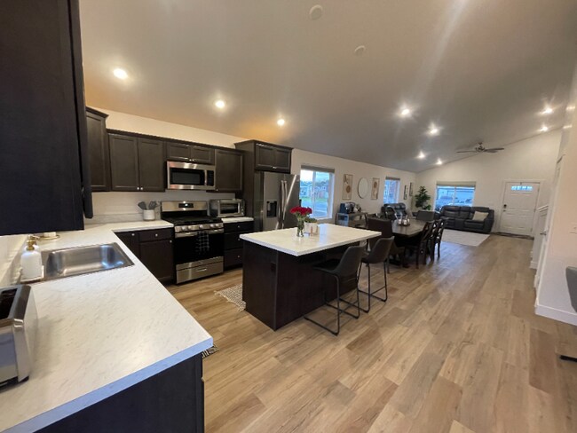 Photo - 715 Thrice Lp