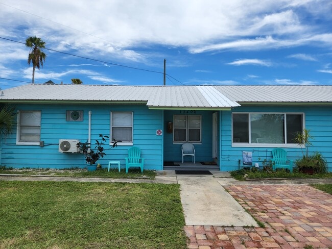 Building Photo - 13406 Boca Ciega Ave Rental