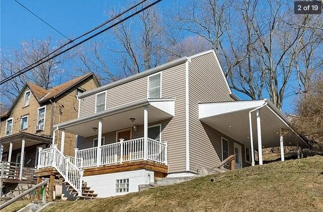 Photo - 635 Valley St