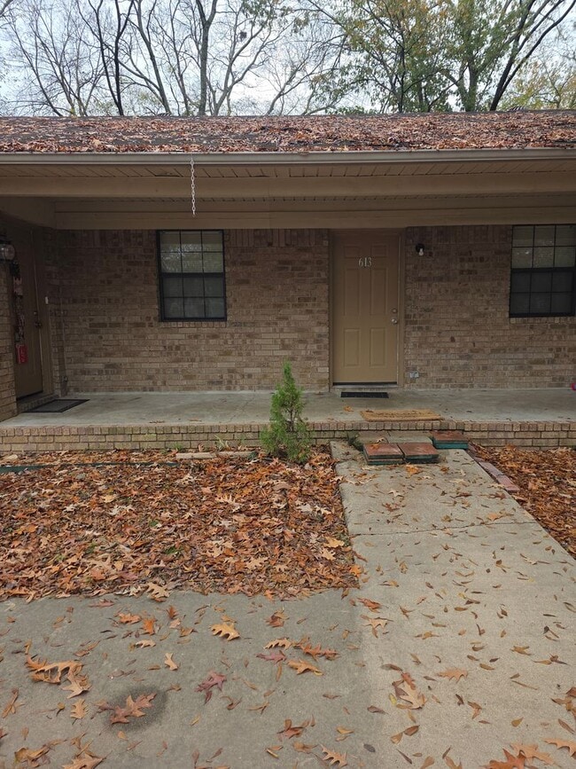 Building Photo - 611-615 N Greenwich Ave Unit 613