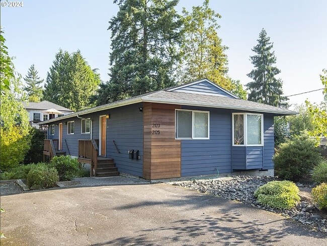 Photo - 2123 SE Sherrett St Casa