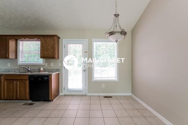 Photo - 3 Bedroom Pet-Friendly Home in Dallas, GA with Main Street Renewal