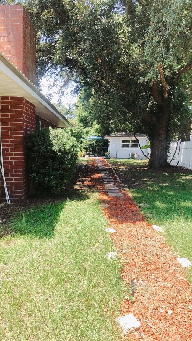 Photo - 3033 Parkwood Dr Unit 3