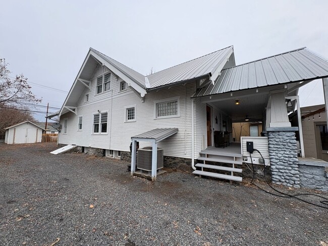 Photo - Gorgeous Historic Home for Rent in Ephrata