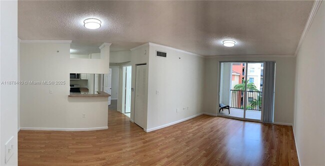 Photo - 17150 N Bay Rd Unidad 2717