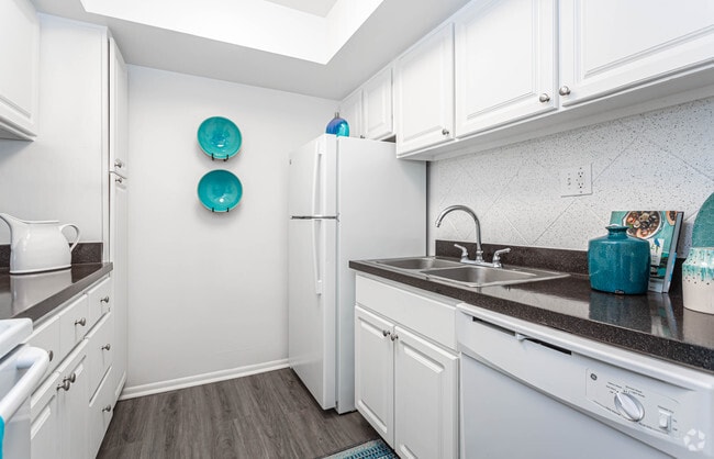 Photo - Goldelm at Salerno