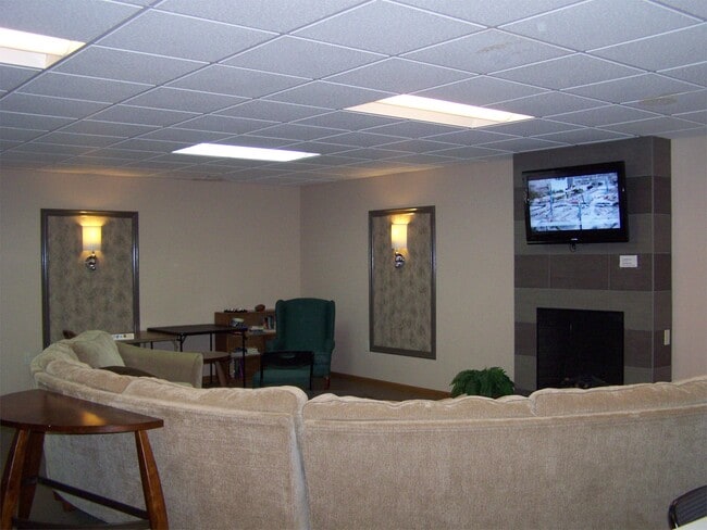 Photo - 600 Graham Ave