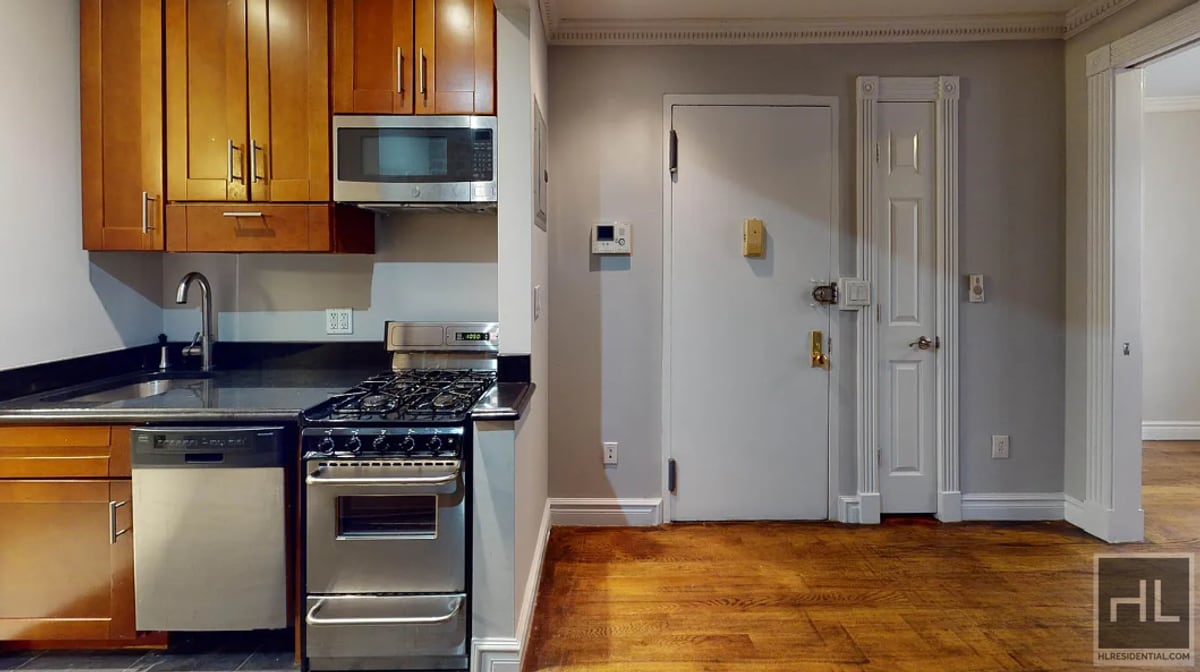 Photo - W 53RD ST. Unit 4B