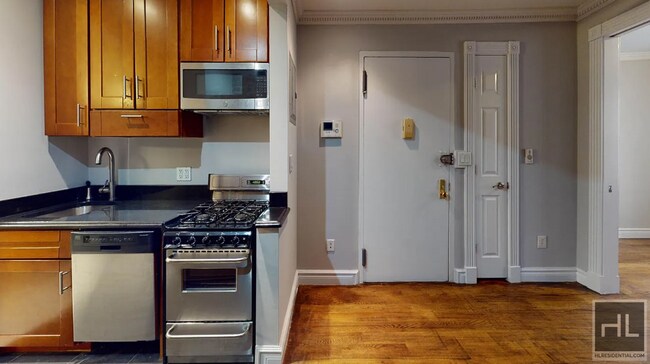 Photo - West 53rd Street Unidad 4C