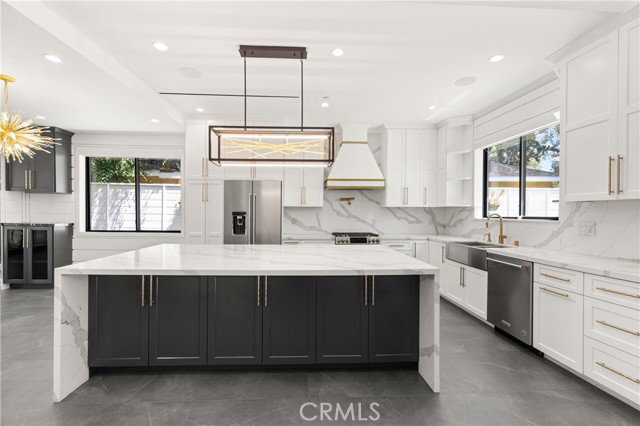 Photo - 22121 Providencia St