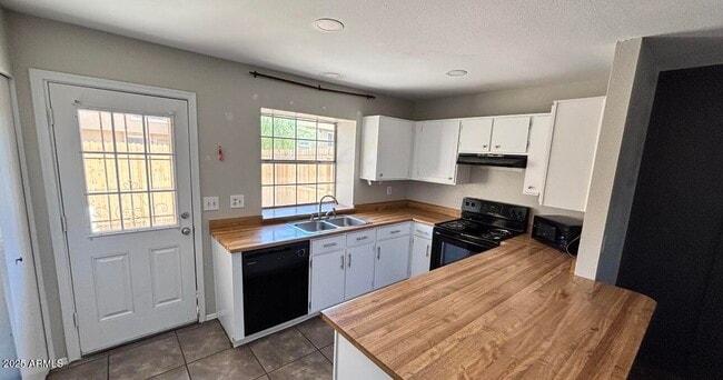 Photo - 4601 N 102nd Ave