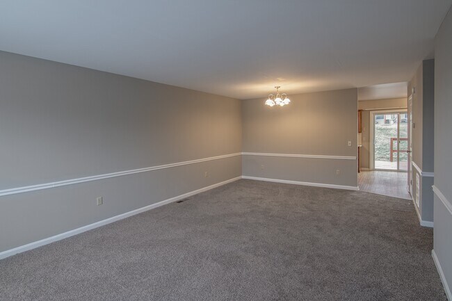 Photo - Piccadilly Square