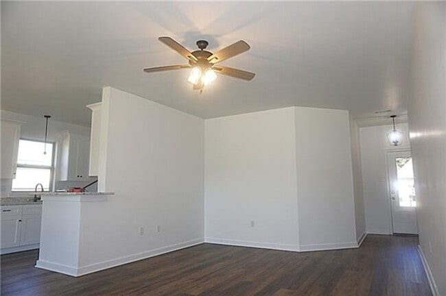 Photo - 3 Bedroom, 2 Bath Home