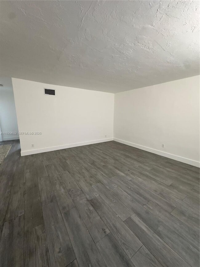 Photo - 1895 Venice Park Dr Unidad C3