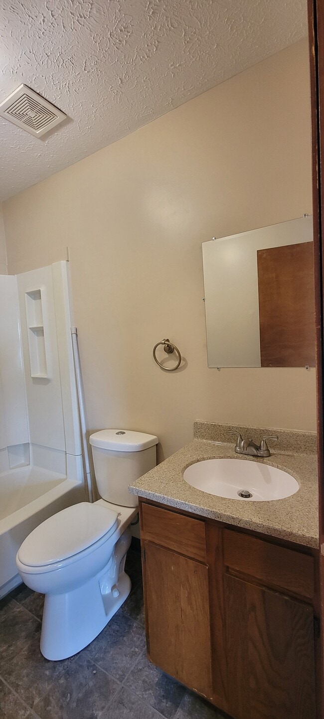 Photo - 14 Lincoln Ln Unit 14 Lincoln Lane