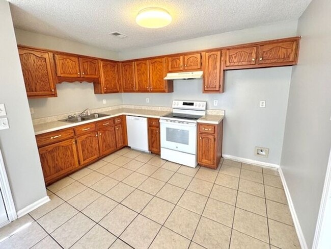 Photo - Now Leasing a 3-Bedroom 2.5 Bath in Southa...