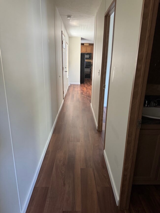 16 Halfmoon Cir