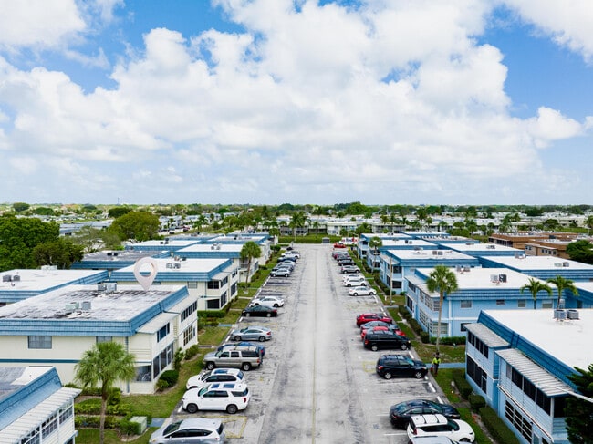 Photo - 233 Brittany F