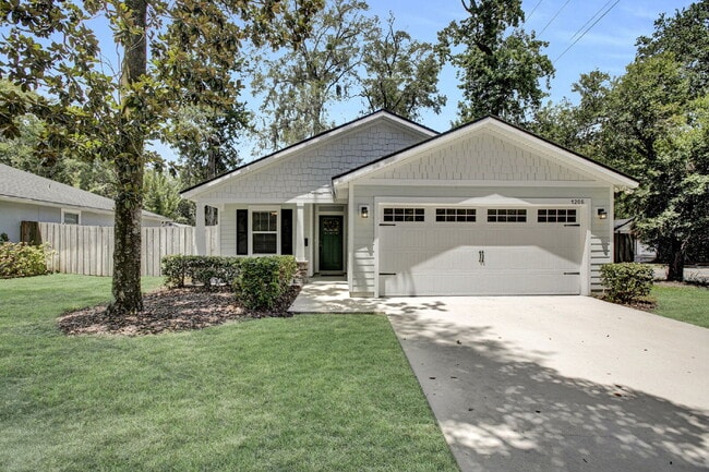 Building Photo - Like new 4 bedroom 2 bath home for rent.