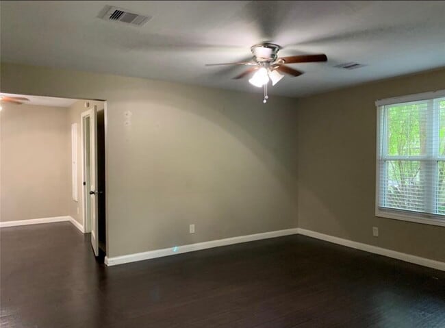 Photo - 206 Frawley St