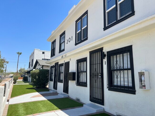 Photo - 16th Ave Apartments