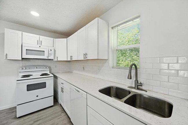 Photo - 320 T A Carroll Ave