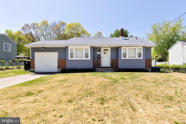 Building Photo - 912 Aston Martin Dr