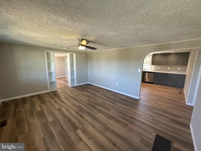 Photo - 938 Forrest Dr