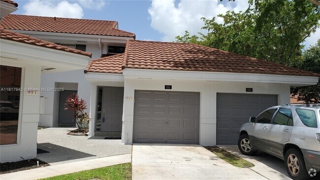 Building Photo - 985 NW 93rd Ave Rental