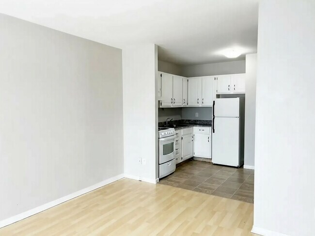 Photo - 1-13 Ivan Court