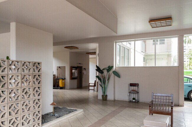 Photo - Makiki Towers